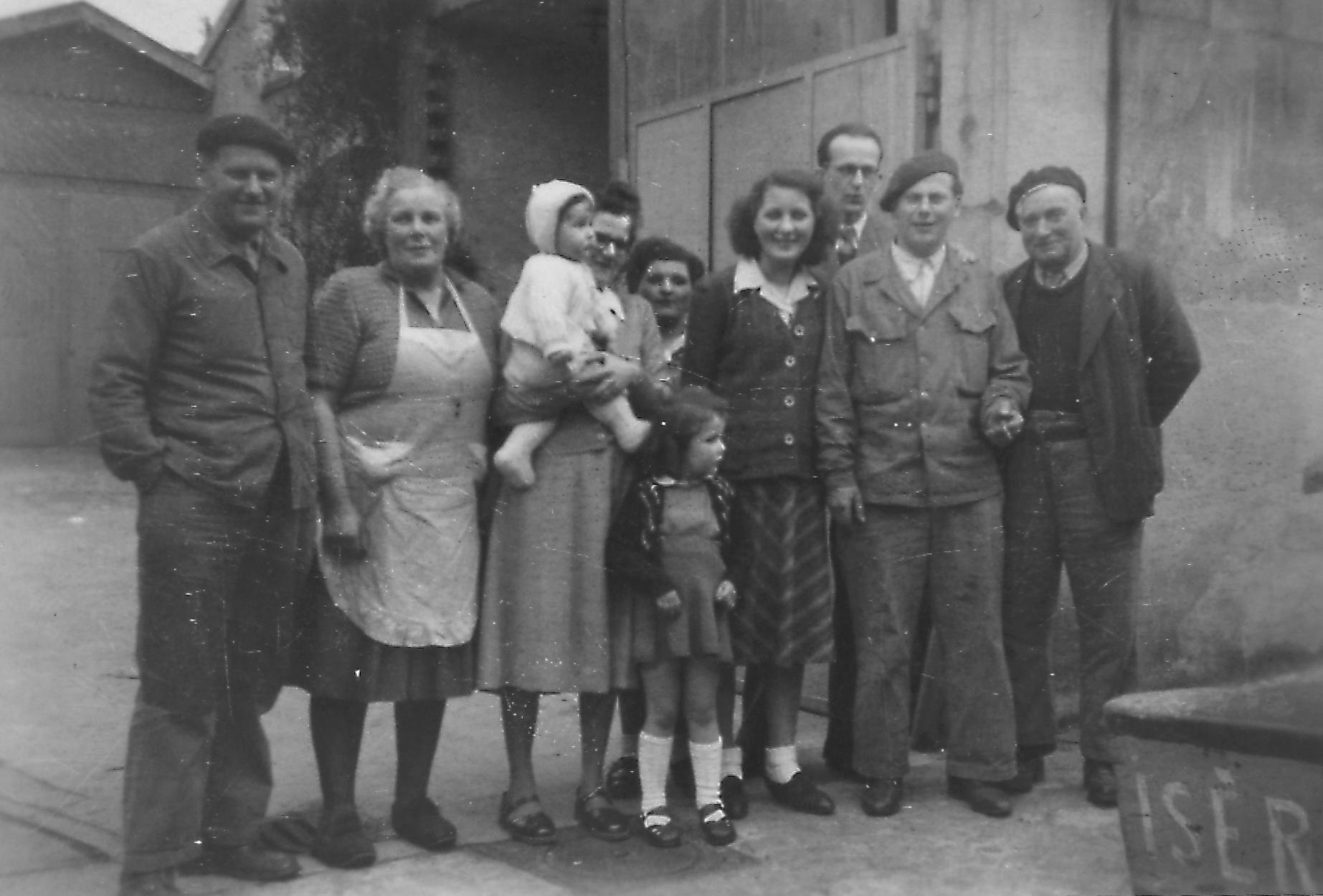 Famille Cotte aux Papeteries Navarre de Melleville